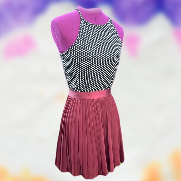 Burgundy Pleated Accordion A-Line Mini Skirt - Picture 6 of 7